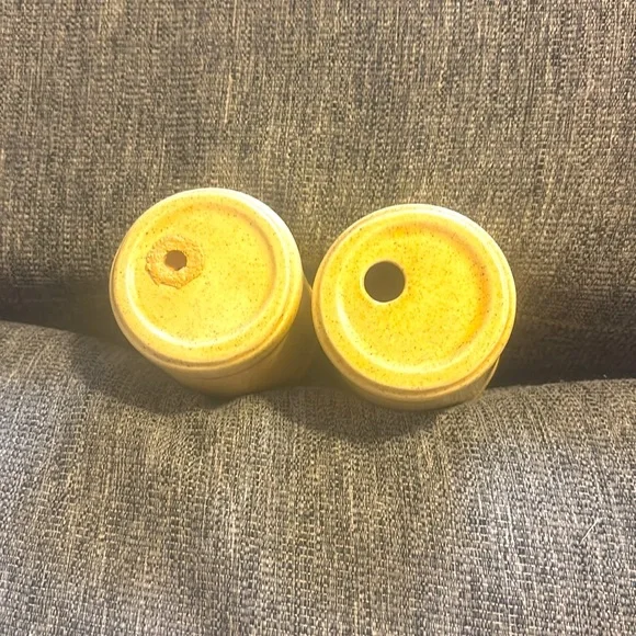 Mid-Century Yellow Leaf Salt & Pepper Shakers - Thanksgiving - Picture 4 of 5